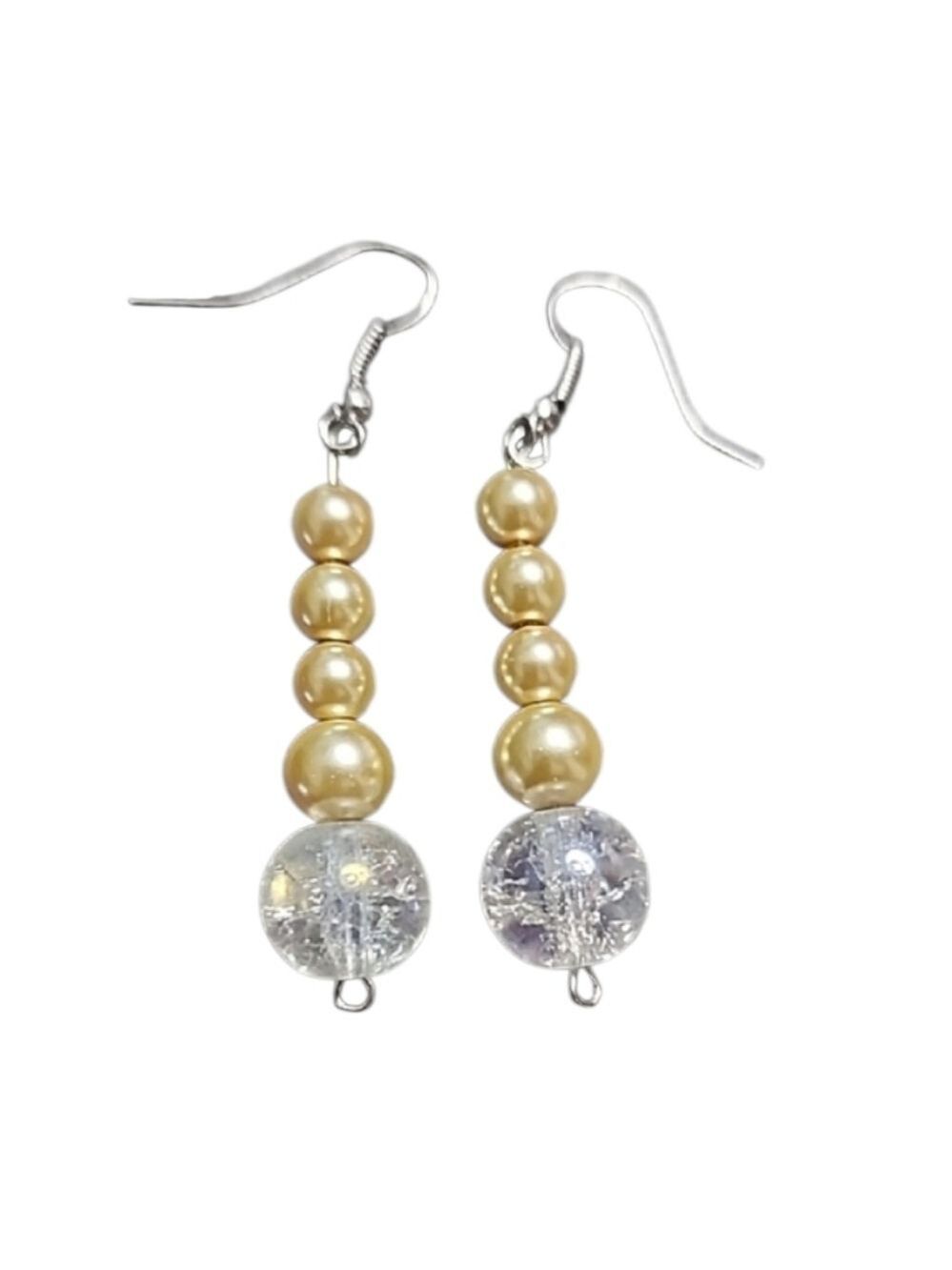 💥4 for $20💥Gold and Clear Iridescent Beaded Earrings